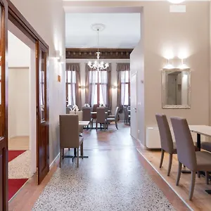 Palazzo Martinelli Dolfin فندق البندقية