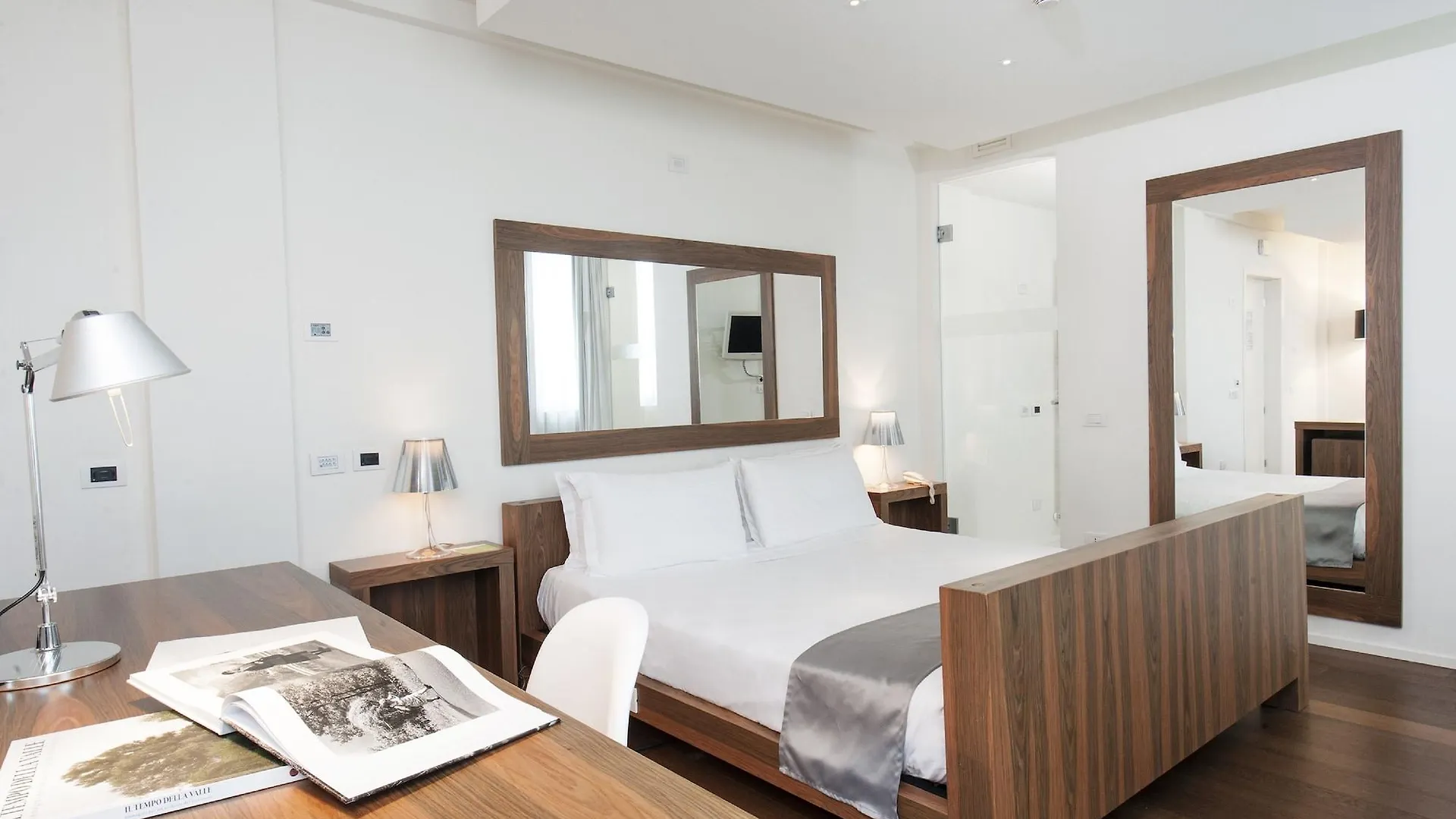 אולגיאטה אולונה Mo.Om Hotel