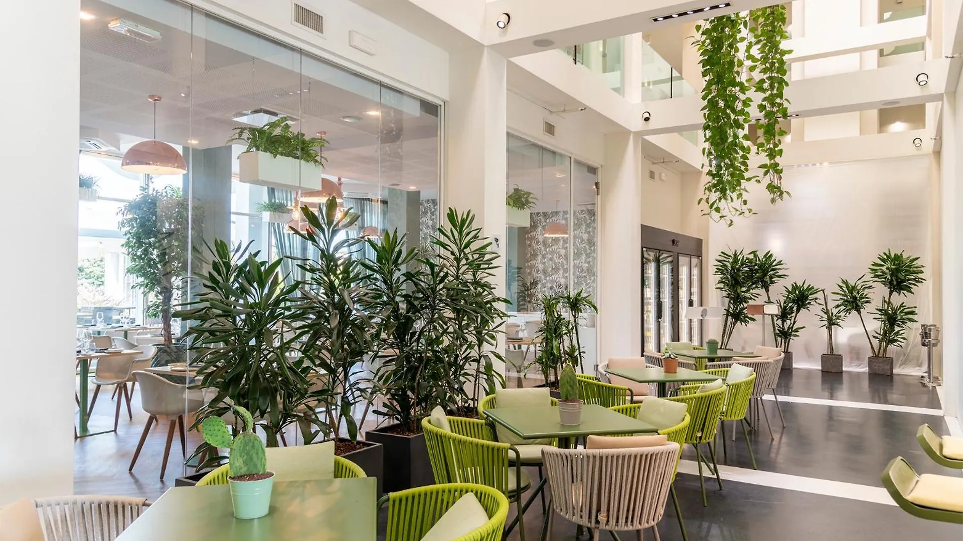 אולגיאטה אולונה Mo.Om Hotel 4*, אולגיאטה אולונה איטליה