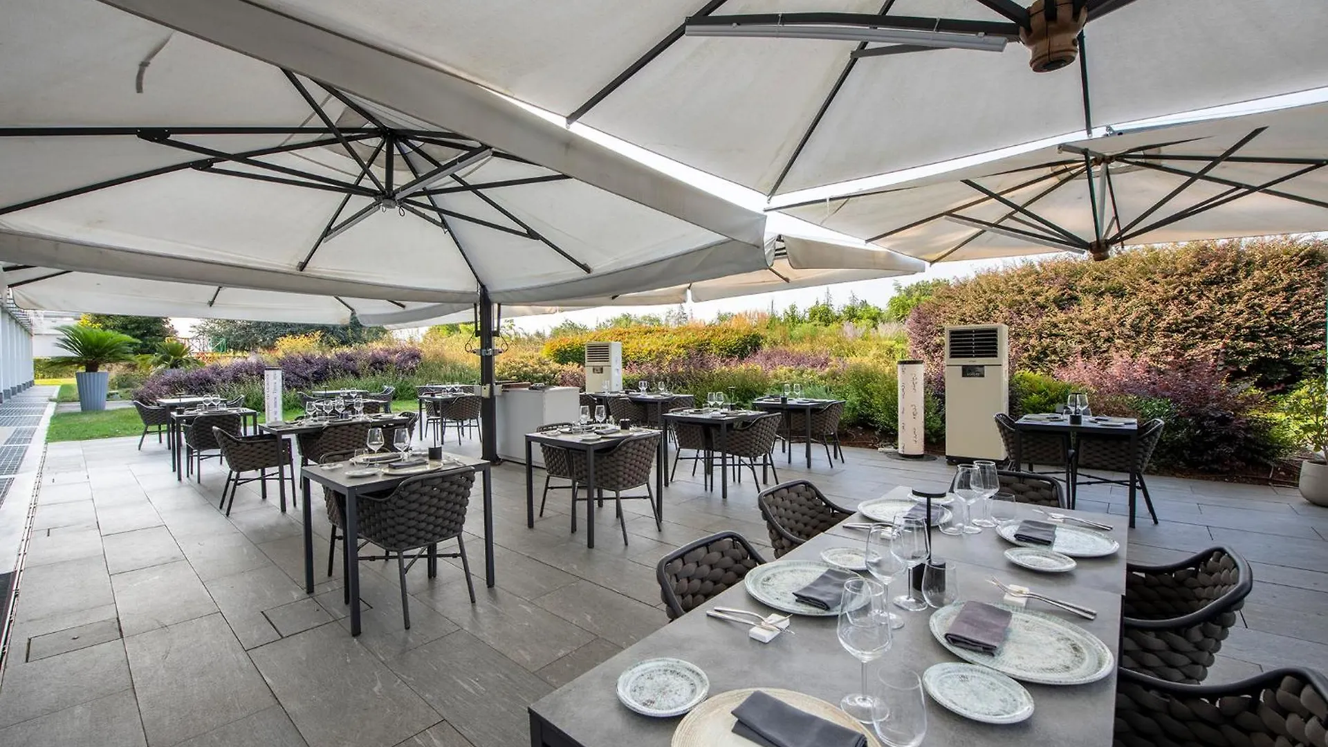 אולגיאטה אולונה Mo.Om Hotel