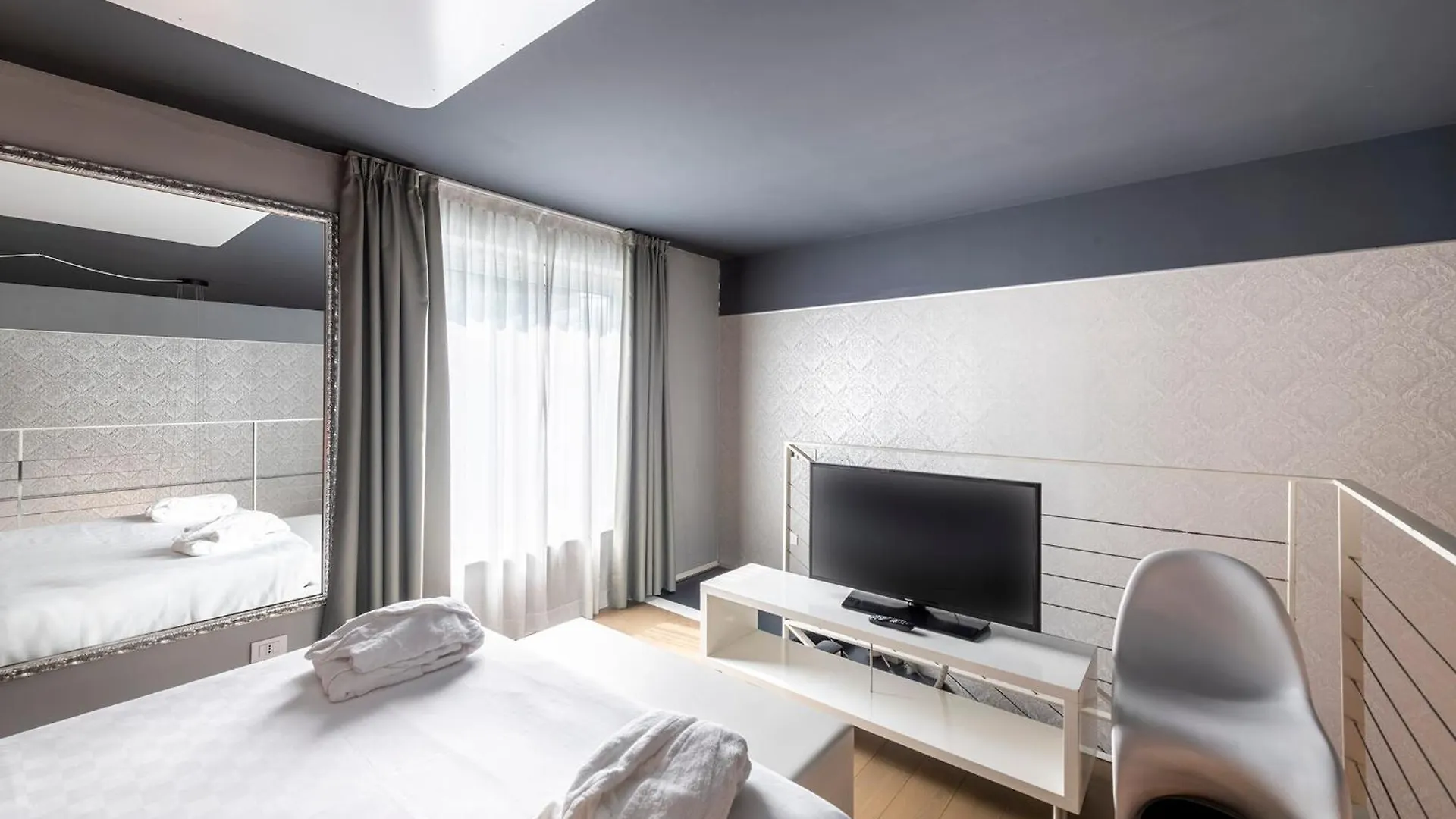 אולגיאטה אולונה Mo.Om Hotel